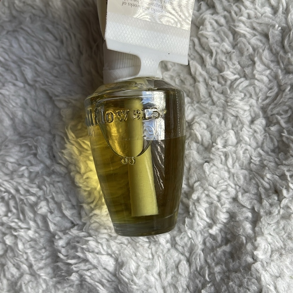 Bath & Bodyworks Wallflower - Picture 3 of 3